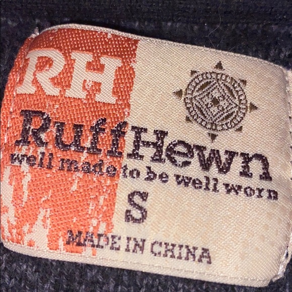 Men’s gray and red long sleeve - Picture 2 of 2